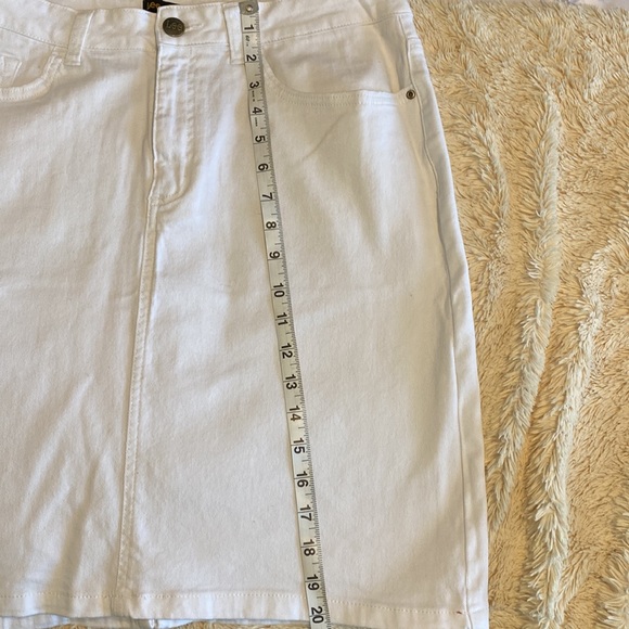 Lee white denim skirt size 14. - Picture 6 of 7